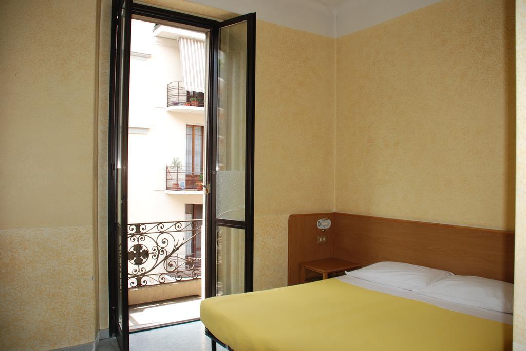 Hotel Verona 米兰 客房 照片